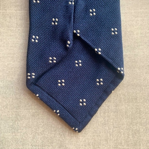Zegna “Couture” XXX Luxurious Hand-Made Silk Tie - Picture 4 of 7